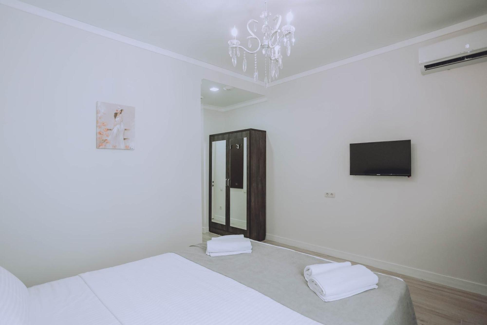 Royal Medis Hotel Batumi Exterior photo